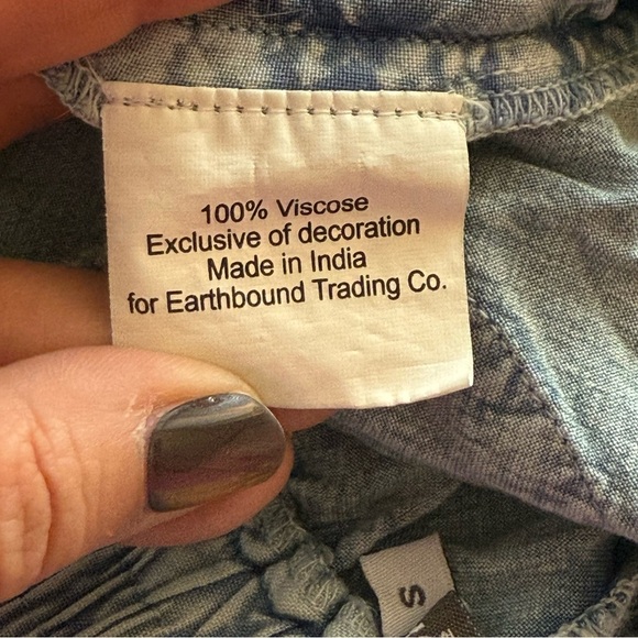 Earthbound Trading Co Chambray 3D Embroidered Shorts Lightweight Boho Small - Picture 10 of 11